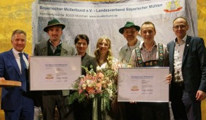 v. l. n. r.: Rudolf Sagberger, Präsident des Bayerischen Müllerbundes; Maximilian und Monika Drax von der Draxmühle in Rechtmehring; Luisa Winkler, amtierende Bayerische Mehlkönigin; Martin und Lukas Sonner von der Off-Mühle in Sindelsdorf und Dr. Josef Rampl, Geschäftsführer des Bayerischen Müllerbundes.